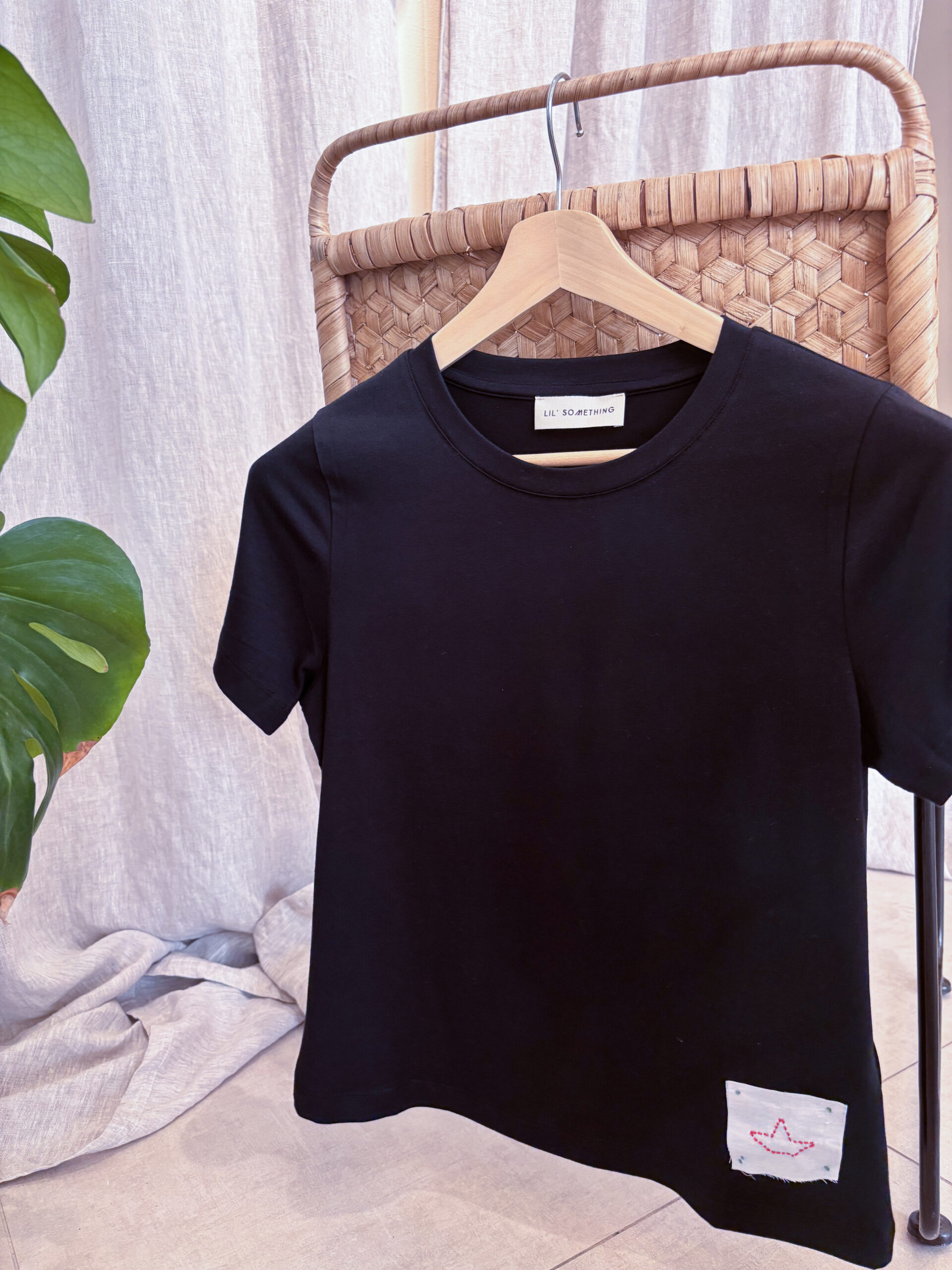 Lil Scarlet T-Shirt - Görsel 3